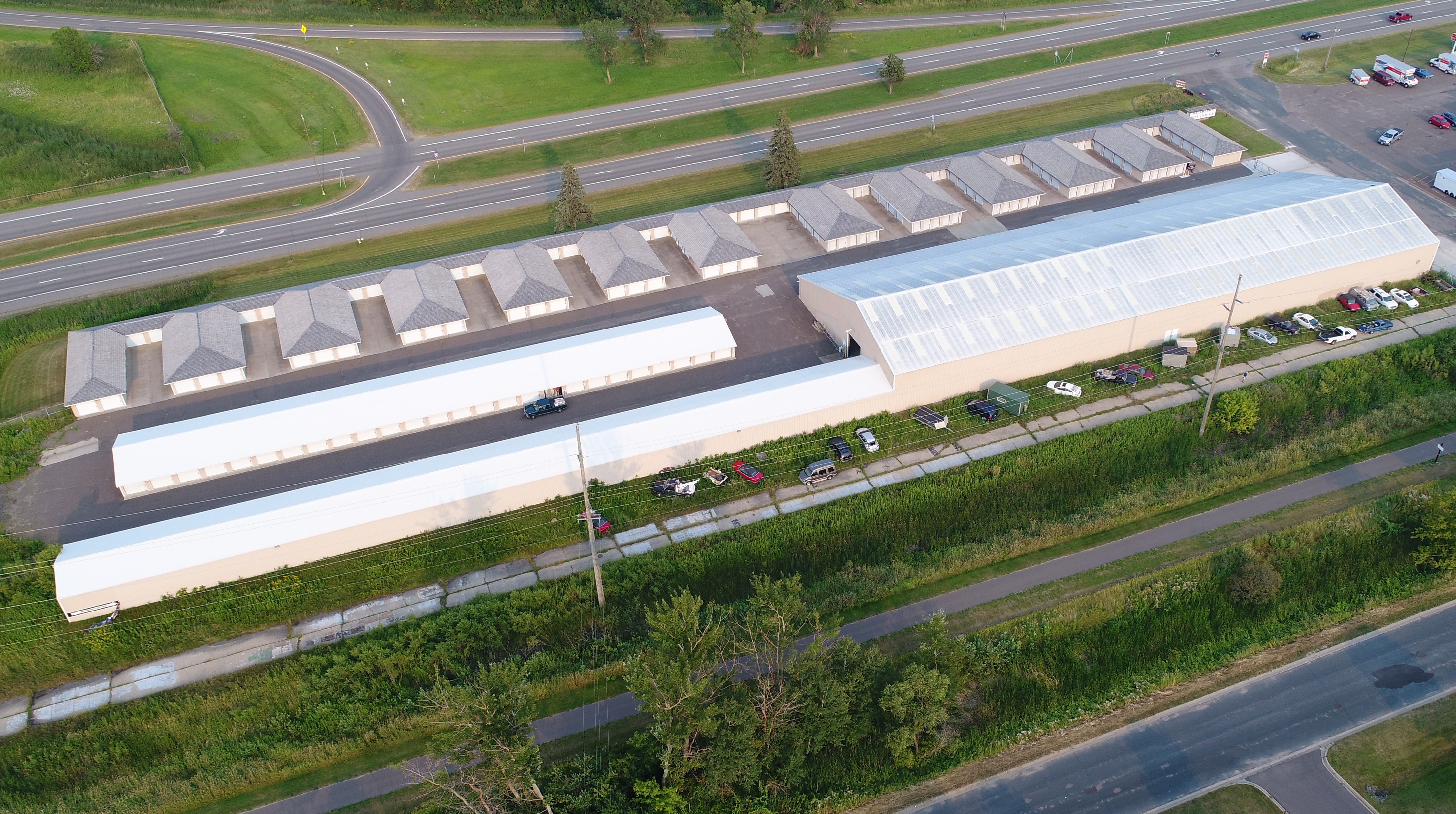 Hallberg Storage - Wyoming 26470 Fallbrook Ave   Wyoming MN 55092